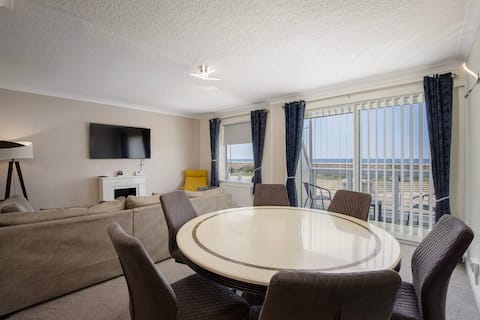 Popular Airbnb listing: The Beachcomber - seafront, free parking & Wi-Fi in Fleetwood