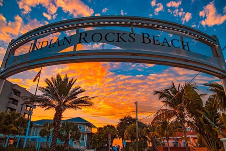 מוכנים לשקיעות מדהימות?  הזמינו את השהייה שלכם ותיהנו ממופע שמימי מדהים בכל ערב