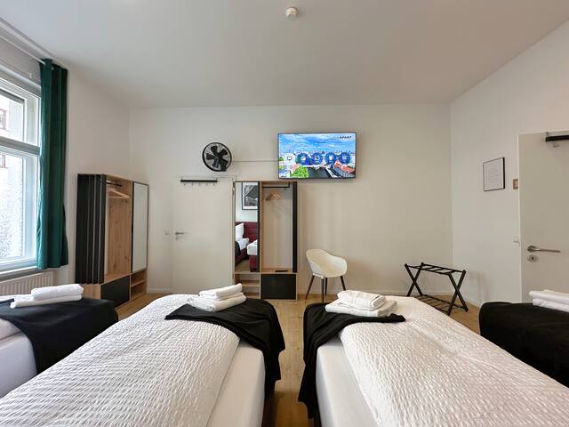 fairAPART® 5 rooms,2 baths, 120sqm Prenzlauer Berg gallery image 2