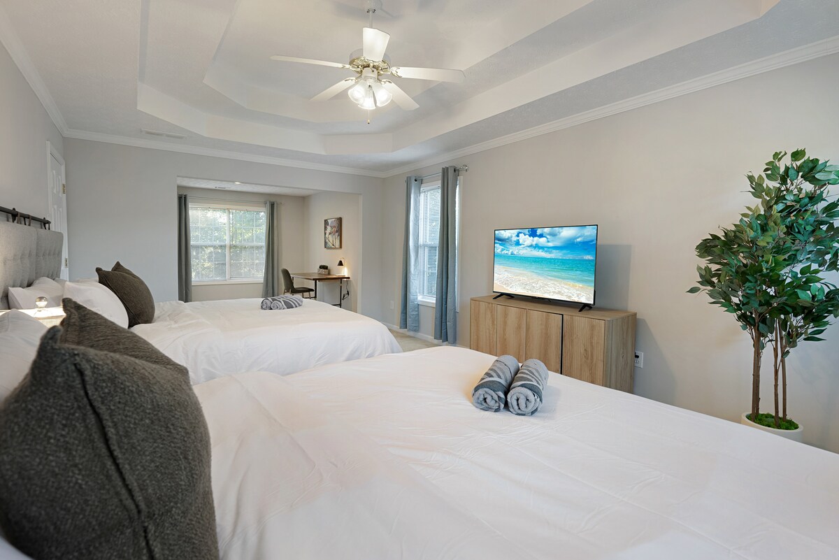 NEW Cozy Family House/KING Beds/Mins from MallofGA
