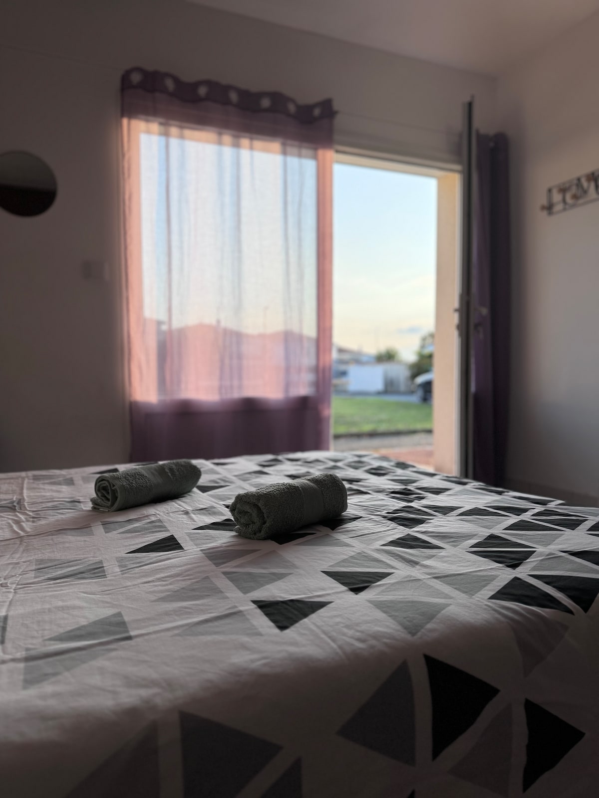 Достъп до външната част на всекидневната.