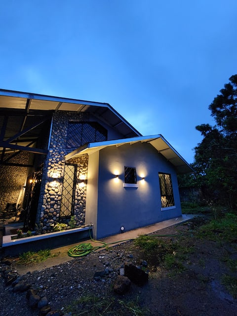 Casa Eucalipto - Brand new house in Volcán