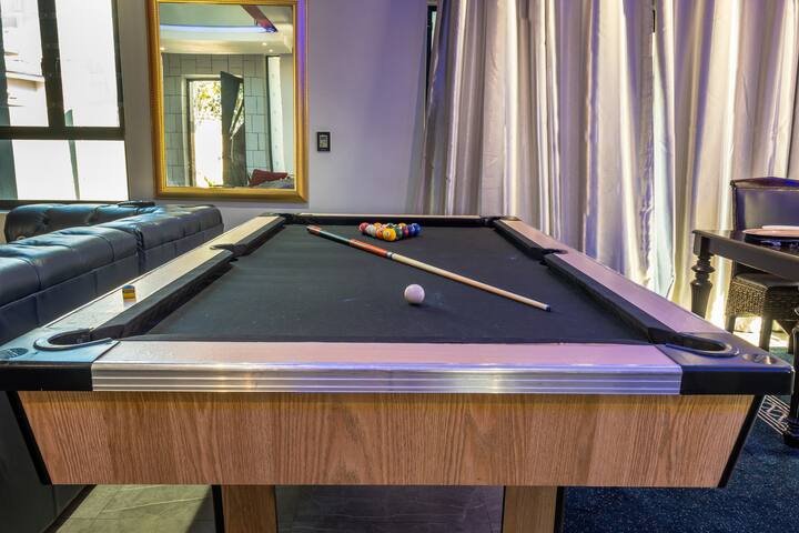 5 Min To Beach | Pool | Mini Golf | Pool Table gallery image 4
