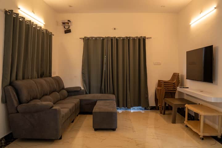 Bathtub Bliss Villa, Yelagiri 3bhk, Prime Area. - Yelagiri