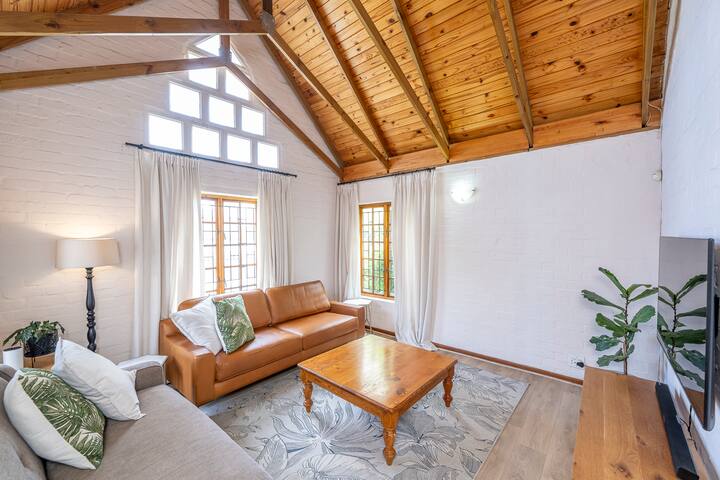 Villa Sereno, Home with Pool in Somerset West gallery image 4