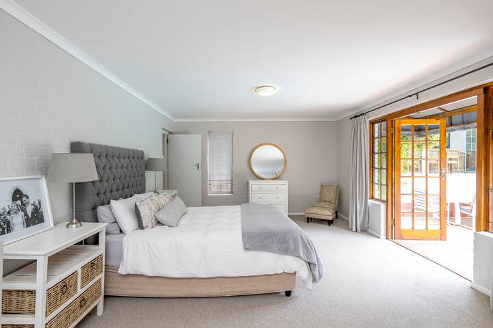 Villa Sereno, Home with Pool in Somerset West gallery image 5