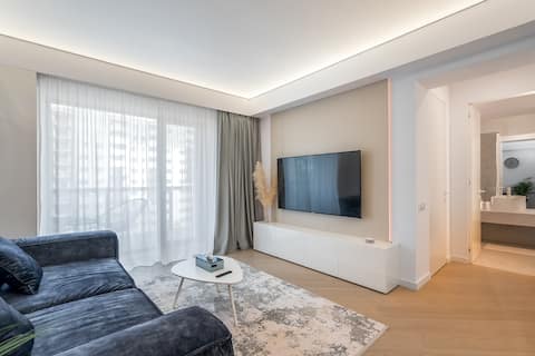 Cortina North Premium Smart Apartment with Parking