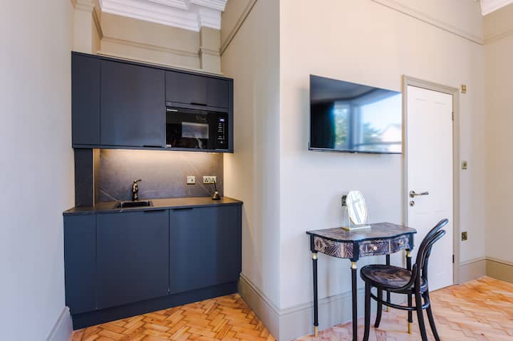 Parrot Suite -Tilstone Boutique Guest Accom - Llandudno