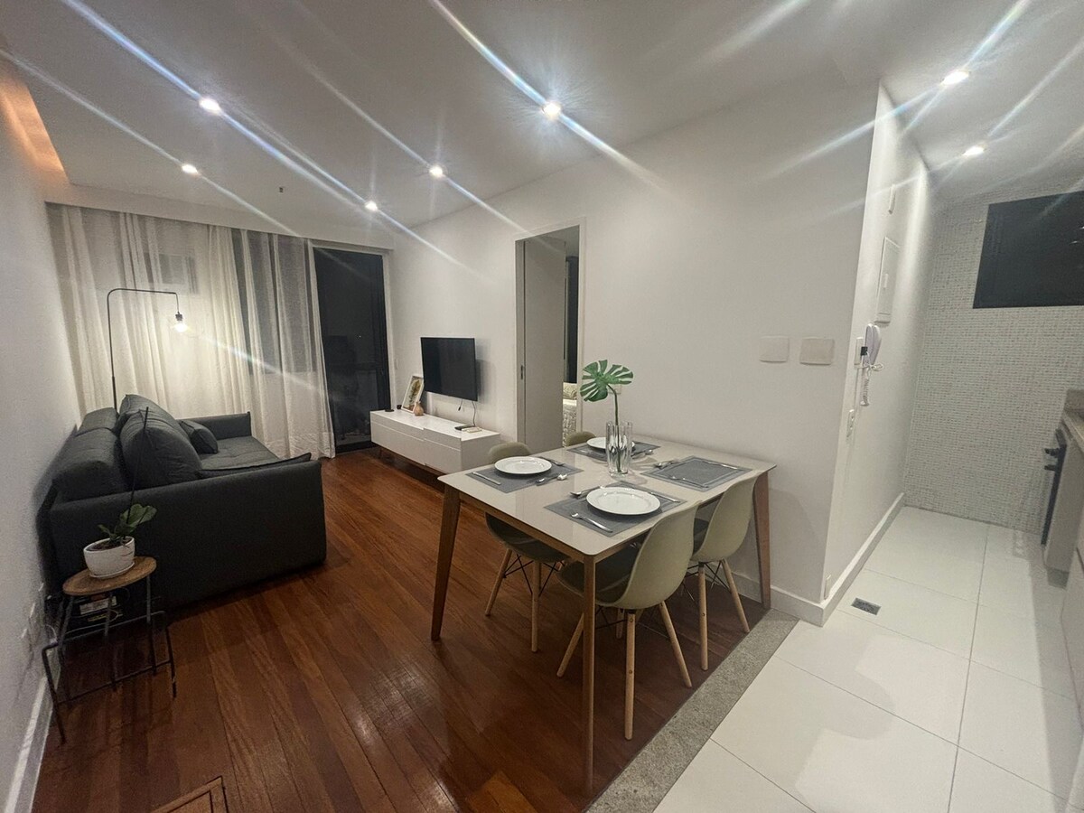 Ინტეგრირებული მისაღები ოთახი და სამზარეულო