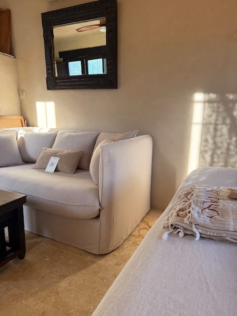 Successful Airbnb property: Boutique rural casita•luxury pool & mountain views in Torrox