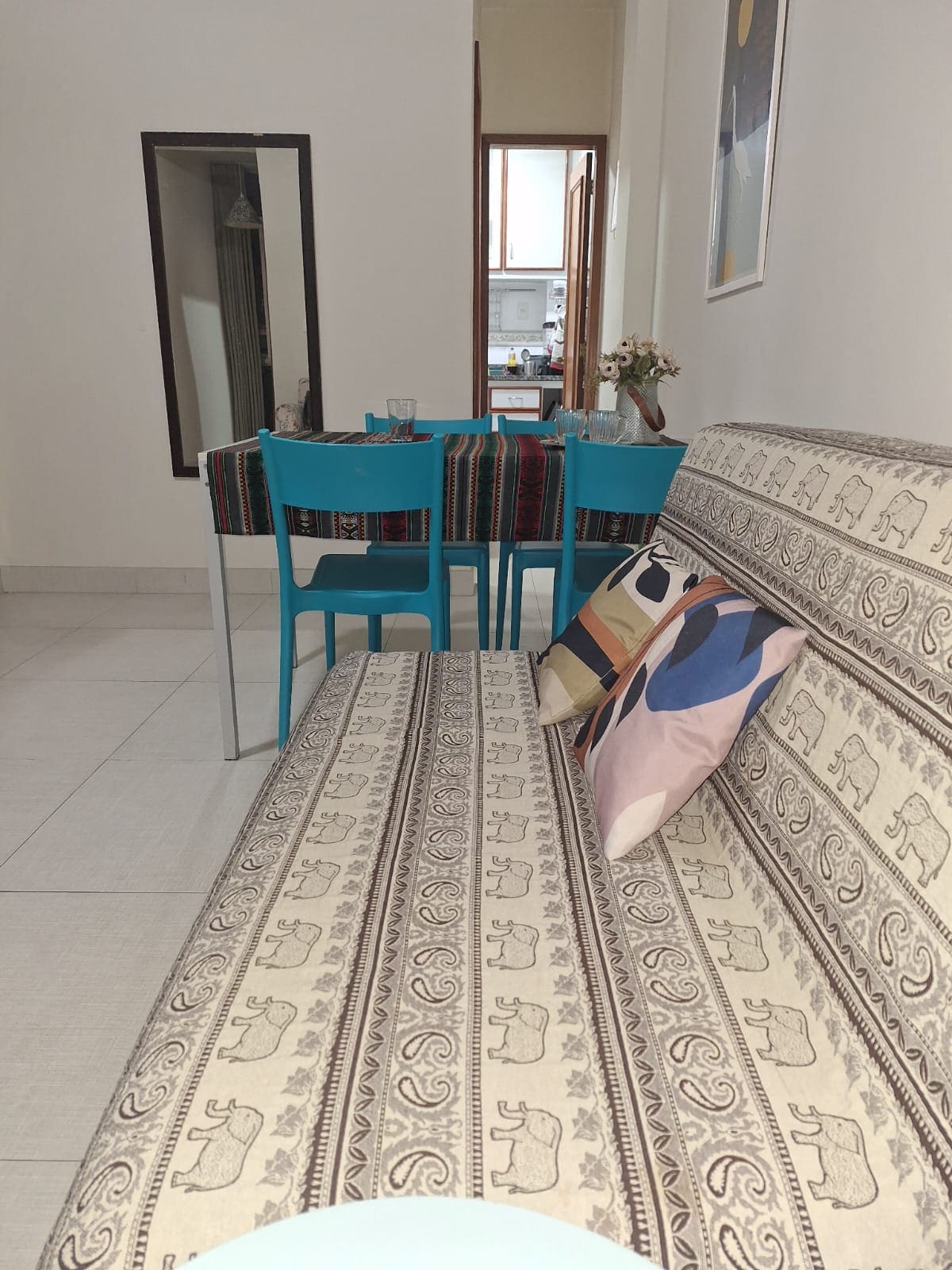Airbnb em destaque: A- Bedroom, living room and kitchen - Beach block - Flamengo em Flamengo