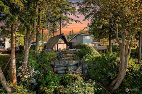 Oceanview A-Frame | Hot Tub + Steps to Beach