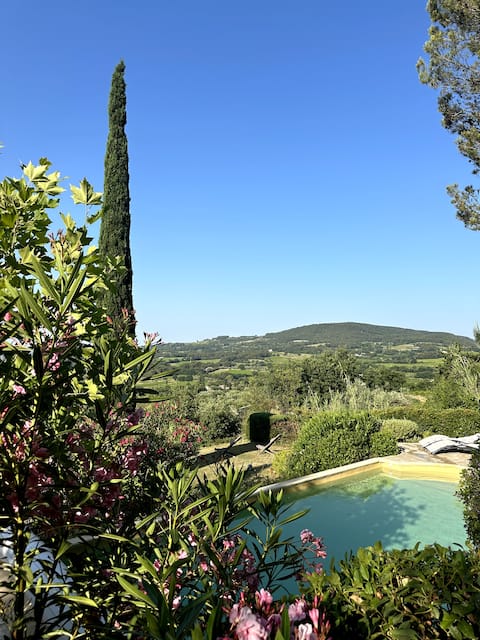 View of the Dentelles de Montmirail range