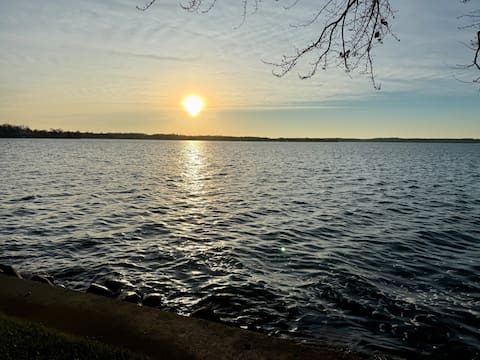 Private Retreat on Beautiful Wawasee Lakefront