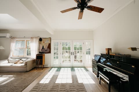 11 Priv Acre - Sleeps 15 - Firepit, Sauna, Karaoke