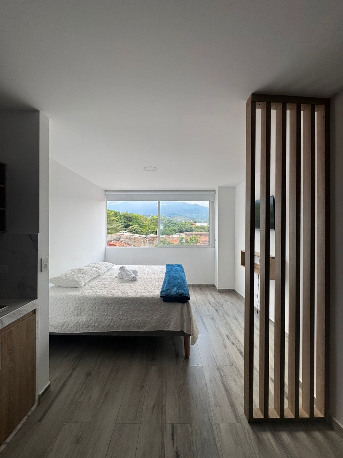 Gemütliches Aparta Estudio con Vista a los Farallones y Cristo Rey.
mit ausgezeichneten Oberflächen, ausgezeichneter Belüftung, Komfort von Cama Queen und Exklusivität bei der Wahl deines Aufenthalts. Tolle Lage in unserer schönen Stadt Cali. 