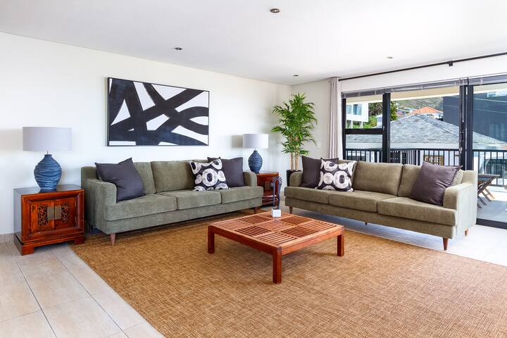 Spacious 3-bedroom apartment neighboring Promenade gallery image 2