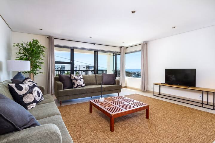 Spacious 3-bedroom apartment neighboring Promenade gallery image 5
