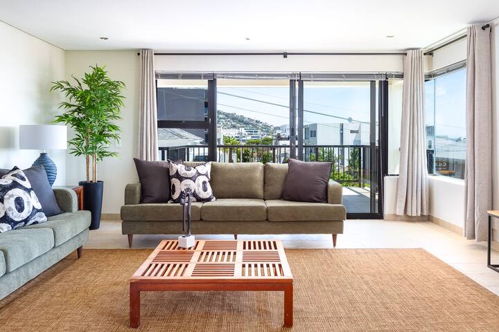 Spacious 3-bedroom apartment neighboring Promenade gallery image 3