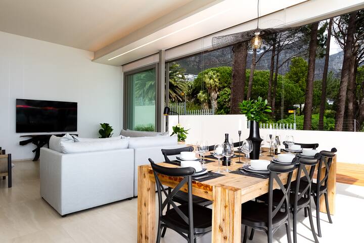 NEW Modern 3 Bed Retreat In The Heart Of Camps Bay gallery image 5