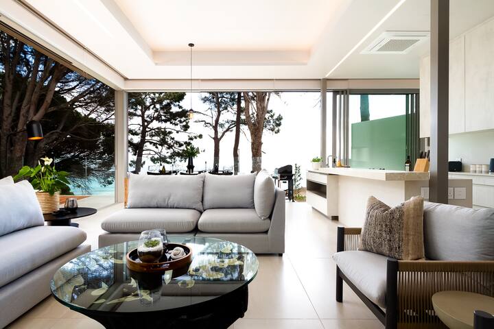 NEW Modern 3 Bed Retreat In The Heart Of Camps Bay gallery image 2