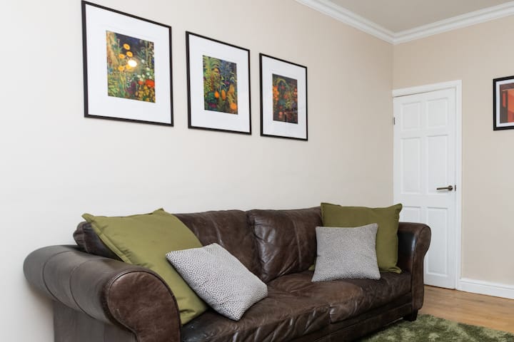Stylish 2-bed Leicester Townhouse - Free Parking - King Power Stadium