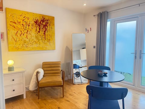Successful Airbnb property: Guest House 1 double bed in Bromley