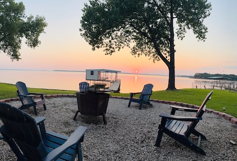 Fishing Dock, Boat Lift, Fire Pit & Game Room