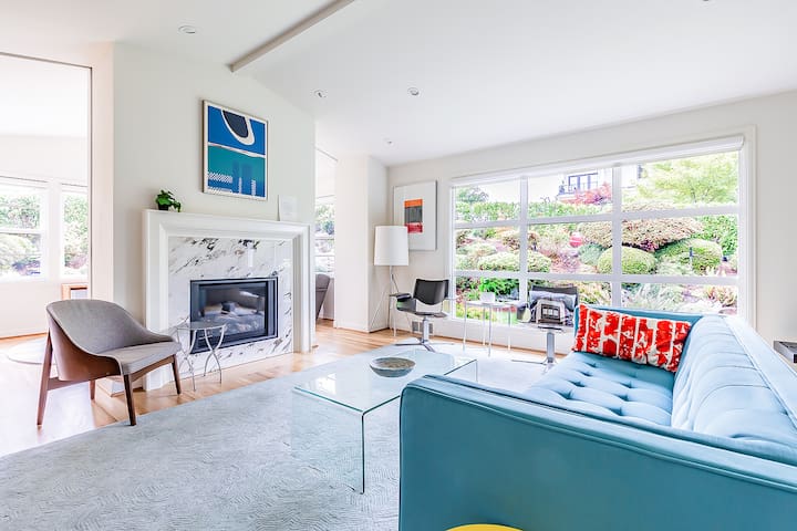 Classic 4BR Escape | Modern Comfort Near Lake