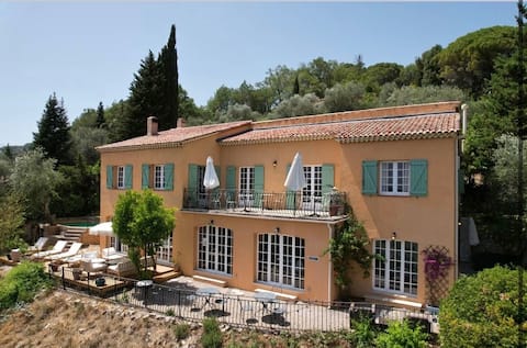Large provencal villa with panoramic view