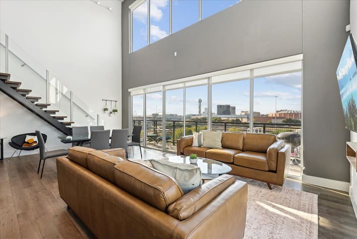 Downtown Luxury Penthouse No.605