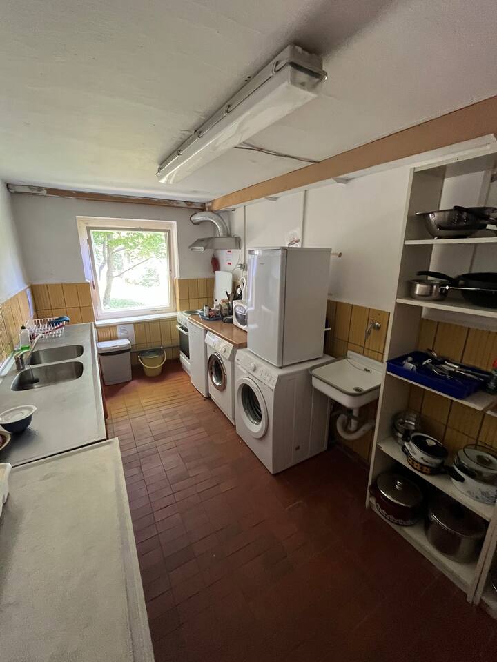 Stay At An Authentic East German Hiking Cabin. - Eisenach