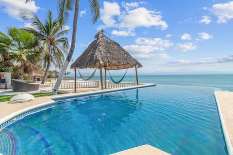 Right on the beach ! PrivatePool - Private Villa