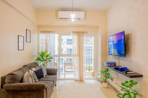 Okada's Haven with Pool &Gym, mins to Hyatt & NAIA