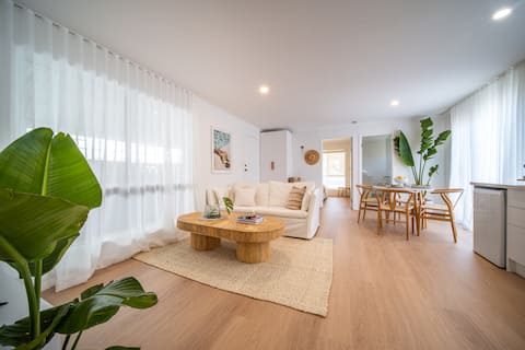 Popular Airbnb listing: ILUKA. Luxe accommodation, relaxed coastal vibe. in Aldinga Beach