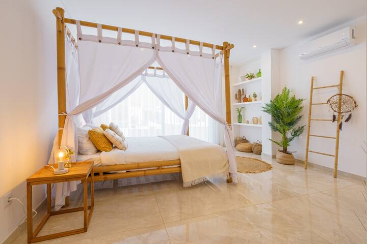 Paradise Villa, luxury villa near the beach gallery image 3