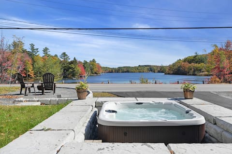 Water View 4br, 1 min to Lake Sunapee, w/ Hot Tub!