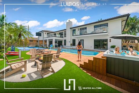 Luxury Funhouse: 11BR w/ Pool, Sauna & More
