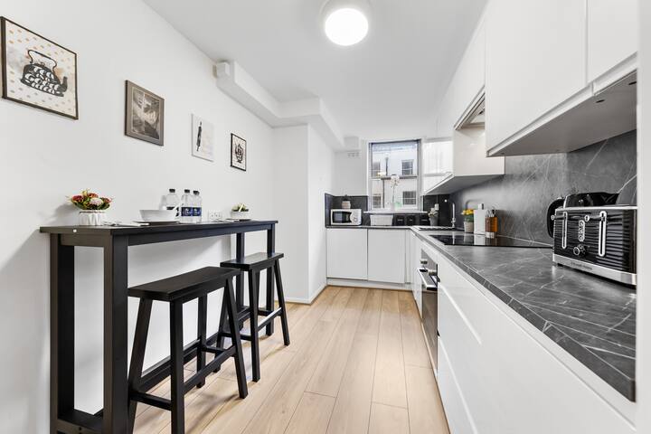 The Queensborough 2 Bedroom Flat Near Hyde Park gallery image 2