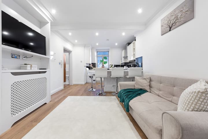 High Kensington Boutique 1