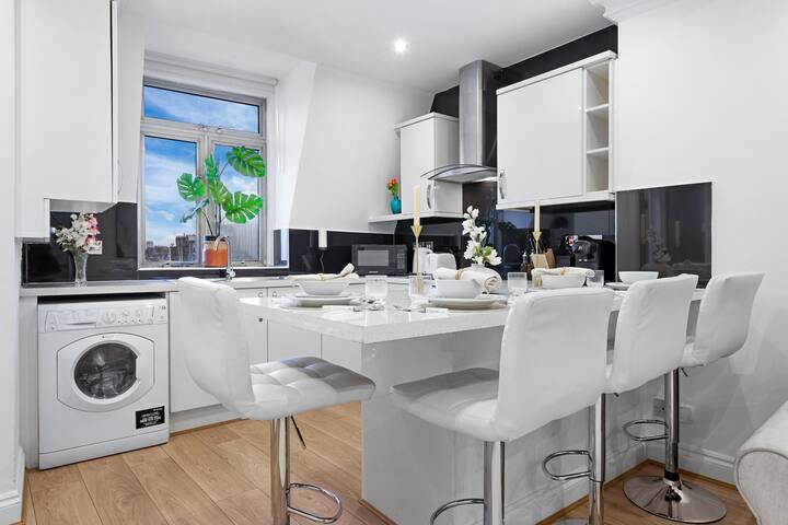 High Kensington Boutique 1 gallery image 2