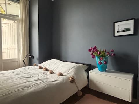 Popular Airbnb listing: Home in Amsterdam West in Landlust Zuid
