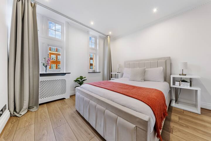 High Kensington boutique 2 gallery image 4