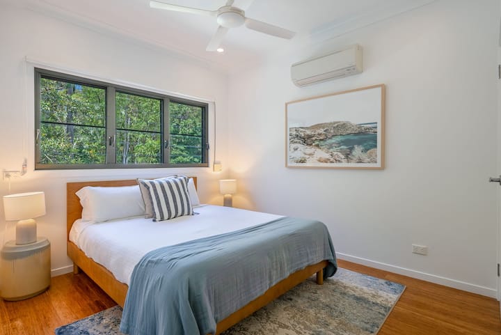 Спалня 3 се намира на горния етаж