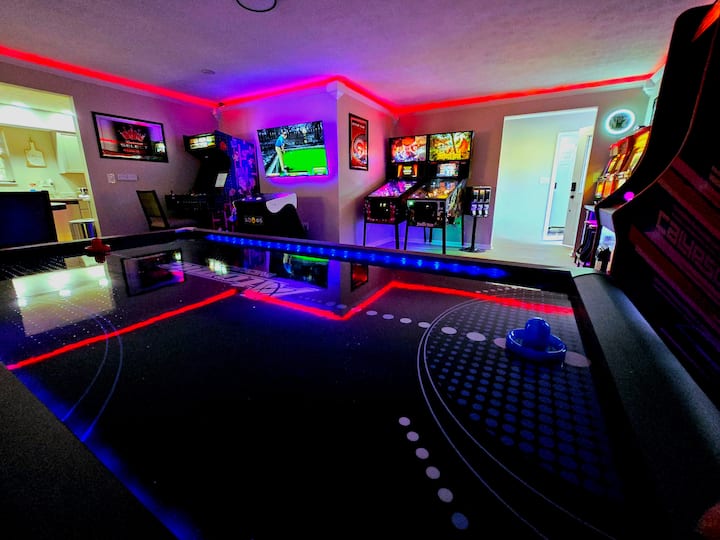 Arcade + Hot Tub Retreat | Sleeps 8 | Near WPAFB