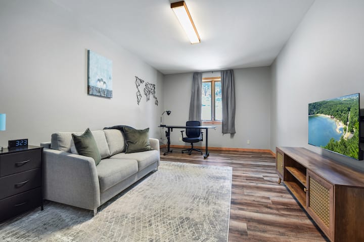 Your versatile command center awaits – work or play, effortlessly. Relax on the fold-out couch, transforming into a super comfy bed when it's time to unwind.