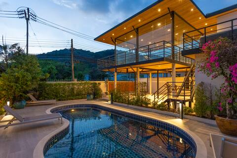 Luxury Villa in Rawai – Hot Tub, Gym & Pool | #V98