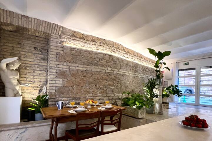 Colosseum Apartment | ArtDesignApartments gallery image 5