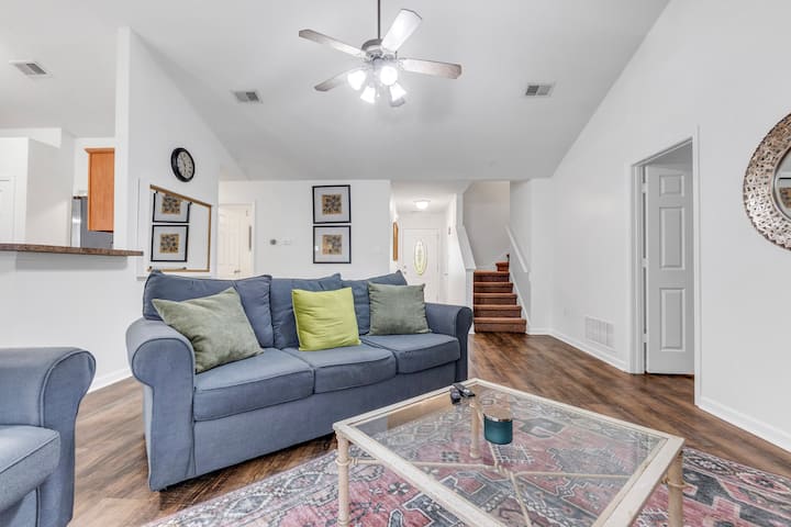 Prime Location! 4br Getaway Close To Everything - Southaven, MS