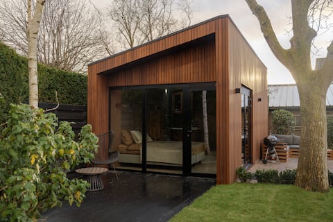 Luxurious guesthouse with spacious sauna